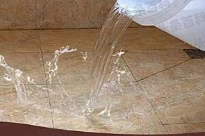 芙蓉漏水维修 免砸砖防水材料该如何施工